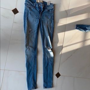 Hollister Super Skinny Jeans
